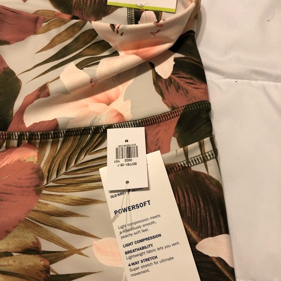 Elevate Leggings and bra top - Picture 7 of 7